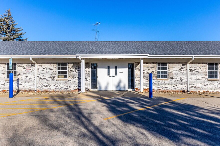 More Photos Of 306 McHenry St, Burlington Office For Lease