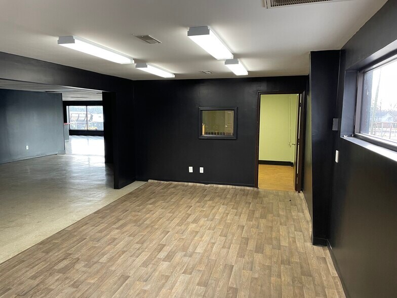 More Photos Of 403 Highway 183, Piedmont Light Manufacturing For Lease