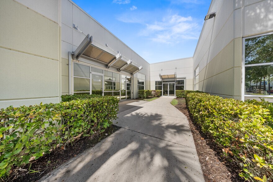 More Photos Of 11602 lake underhill Rd, Orlando Flex For Lease