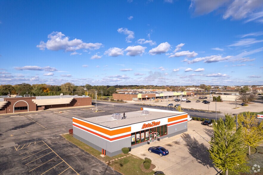 More Photos Of 29 Crystal Lake Plz, Crystal Lake Unknown For Lease