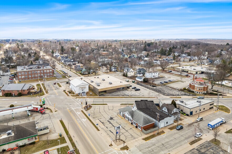 More Photos Of 400 Blackburn St, Ripon Specialty For Sale