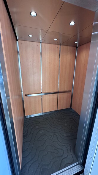 More Photos Of 130 Park St SE, Vienna Medical For Lease