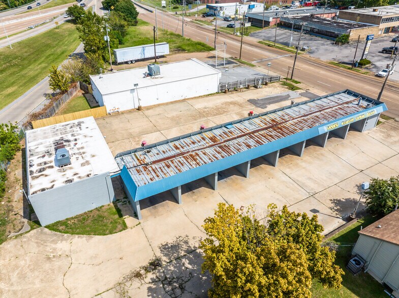 More Photos Of 2963-2967 Austin Peay Hwy, Memphis Carwash For Lease