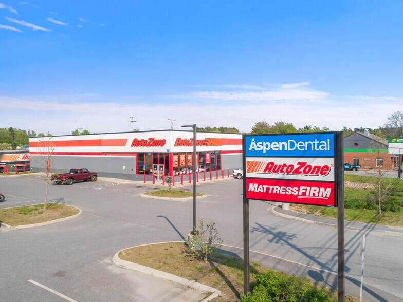 More Photos Of 208 High St, Ellsworth Freestanding For Sale