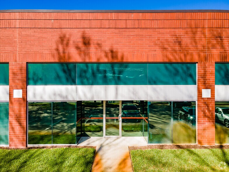 More Photos Of 4502 Woodland Corporate Blvd, Tampa Unknown For Lease