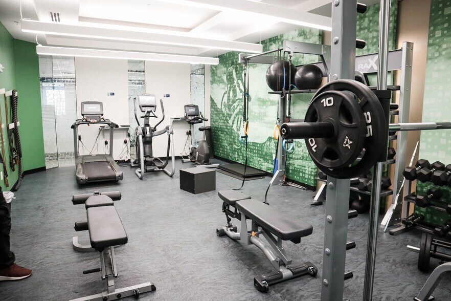 More Photos Of 25 E Scenic Pointe Dr, Draper Office For Lease