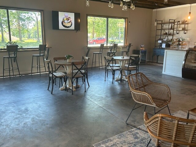 More Photos Of 200 Highlandville Rd, Highlandville Restaurant For Sale