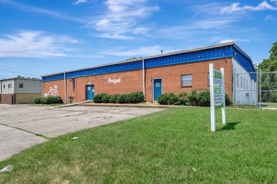 Primary Photo Of 22 Germay Dr, Wilmington Manufacturing For Lease