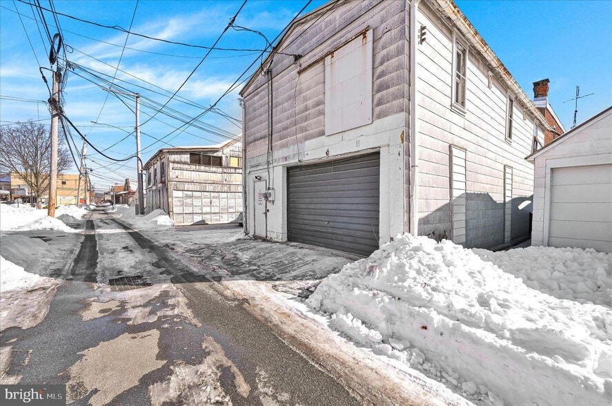More Photos Of 325 W Main St, Kutztown Storefront Retail Residential For Lease