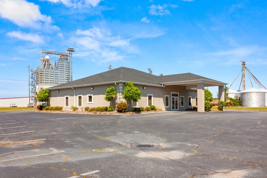 More Photos Of 415 S Dixon St, Alma Healthcare For Sale