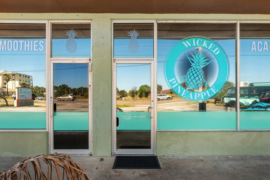 More Photos Of 1592 Jimmy Buffet Mem Hwy, Satellite Beach Office Residential For Sale