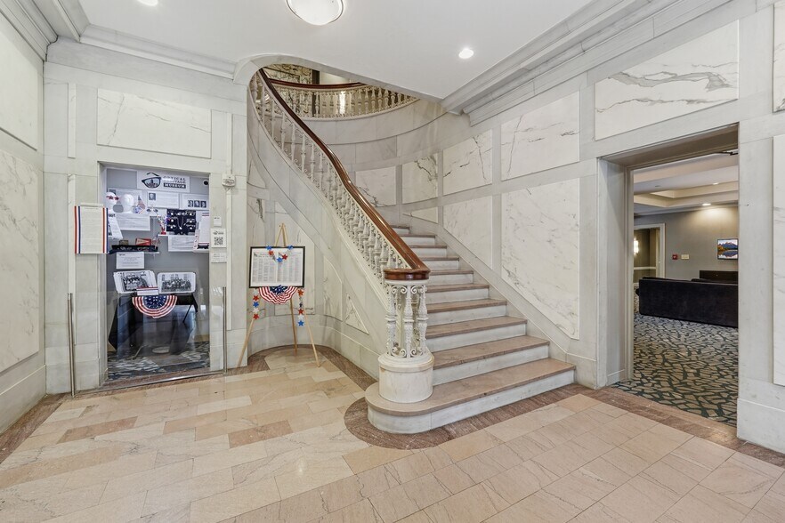 More Photos Of 14 Mechanic St, Southbridge Hotel For Sale