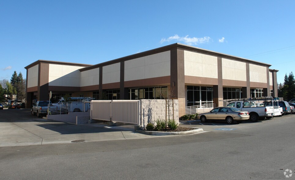 More Photos Of 8525 N Cedar Ave, Fresno Office For Lease