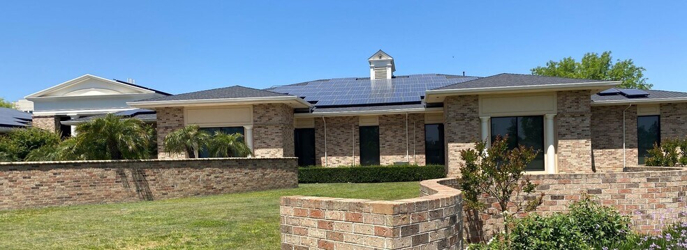 More Photos Of 8221-8227 N Fresno St, Fresno Office Residential For Lease