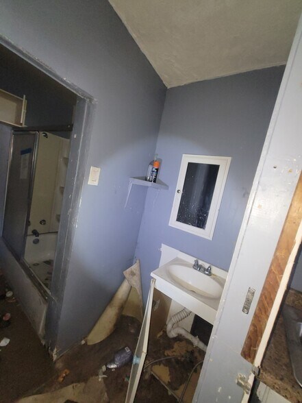 More Photos Of 1823 W 8th St, Muncie Multifamily For Sale