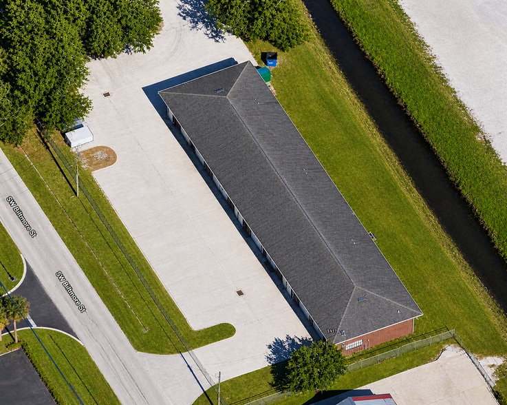 More Photos Of 1901-1913 SW Biltmore St, Port Saint Lucie Light Manufacturing For Lease