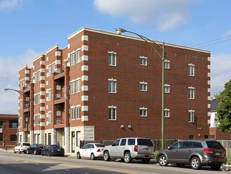 More Photos Of 720 W 47th St, Chicago Apartments For Lease