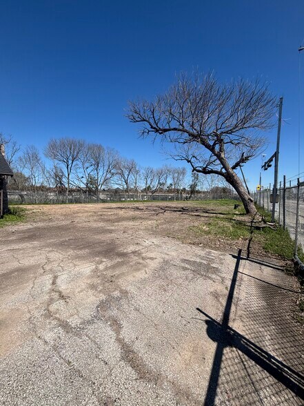 More Photos Of 11950 Alief Clodine Rd, Houston Light Distribution For Sale