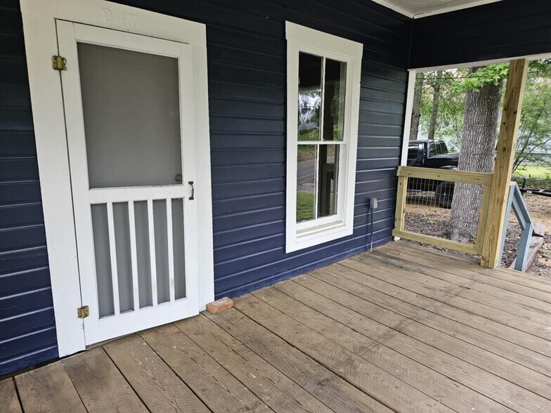 More Photos Of 630 Worth St, Hemphill Multifamily For Sale