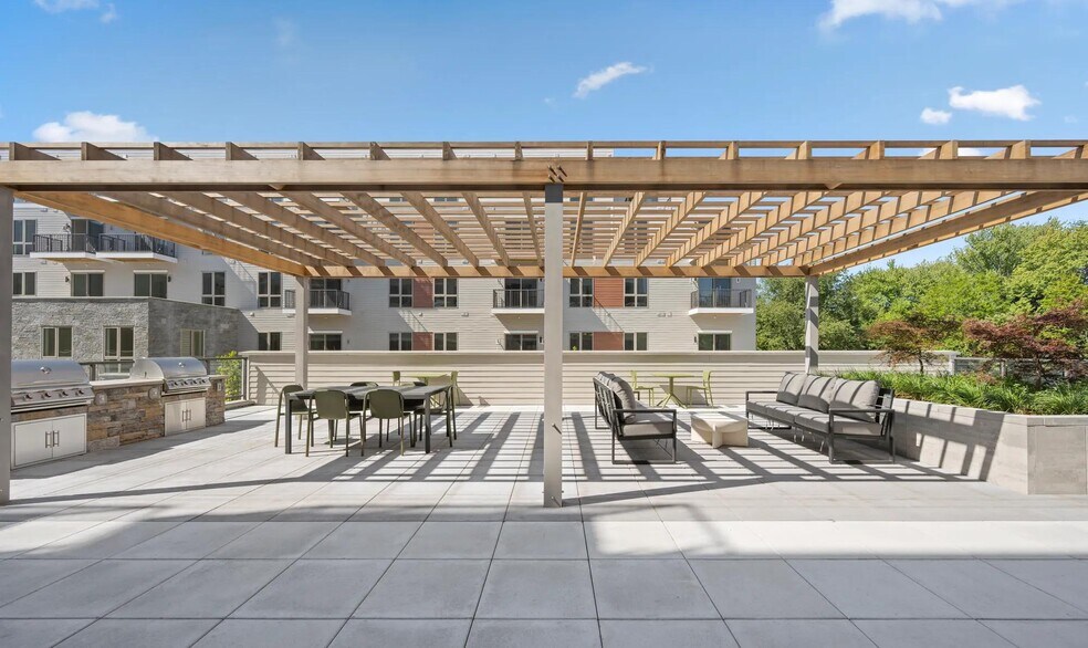 More Photos Of 2 Los Angeles St, Newton Apartments For Lease