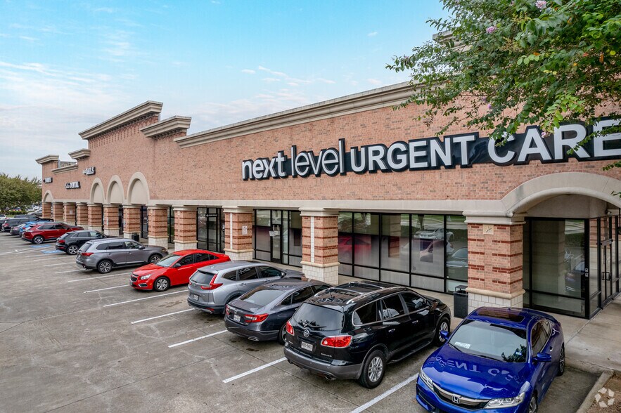 More Photos Of 8321-8325 W Broadway St, Pearland Unknown For Lease