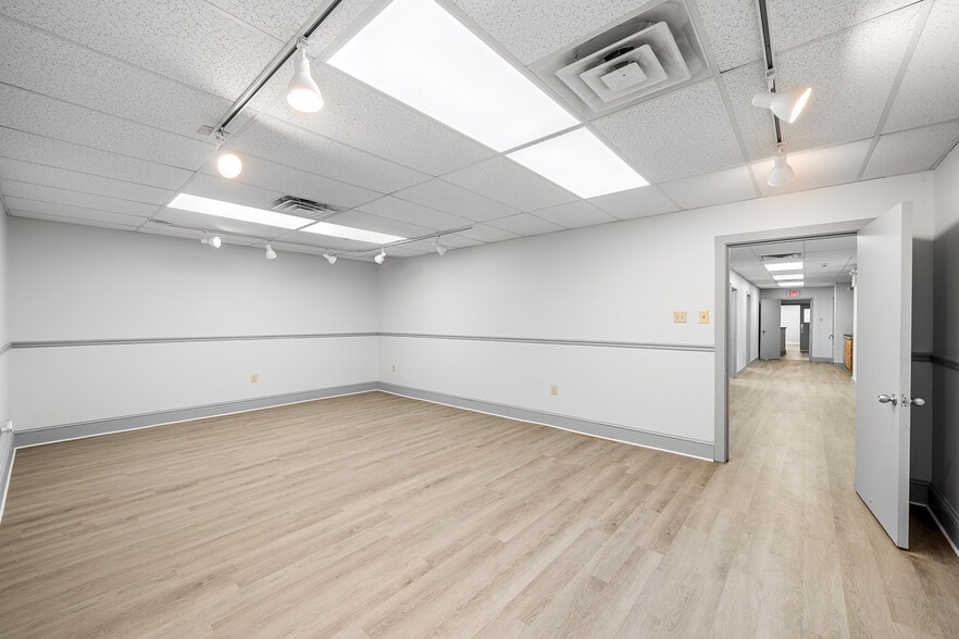 More Photos Of 379 Cherry St, Pottstown Flex For Lease