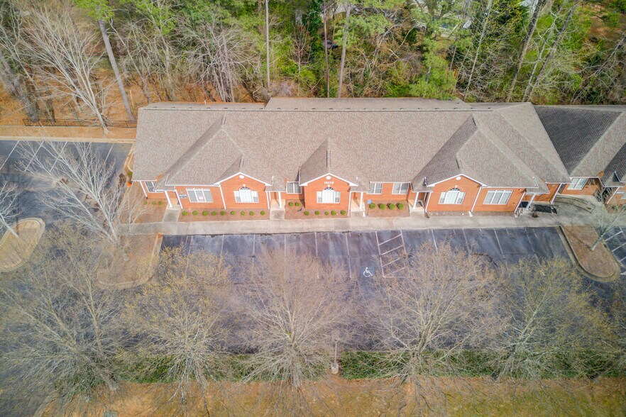 More Photos Of 10425 Old Alabama Connector Rd, Alpharetta Office For Lease