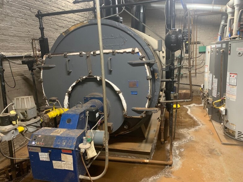 More Photos Of 641 Lincoln Ave, Orange Apartments For Sale