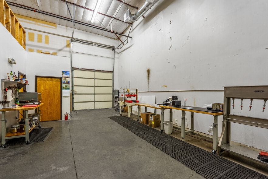 More Photos Of 36 Bisbee Ct, Santa Fe Warehouse For Sale