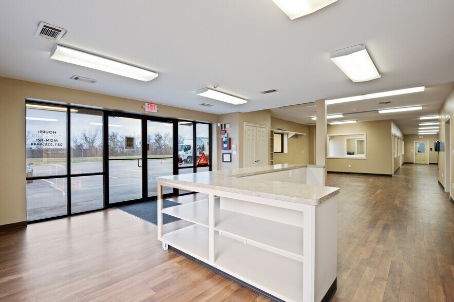 More Photos Of 1118-1125 FM 518, Kemah Specialty For Lease