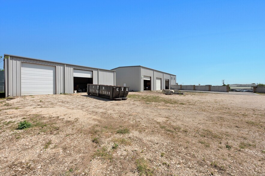 More Photos Of 165 Tecon Cv, Buda Warehouse For Lease