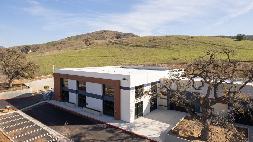 More Photos Of 4180 Guardian St, Simi Valley Warehouse For Sale