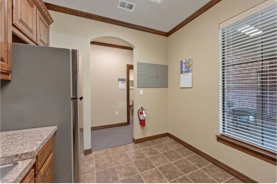 More Photos Of 1117 Glade Rd, Colleyville Medical For Sale