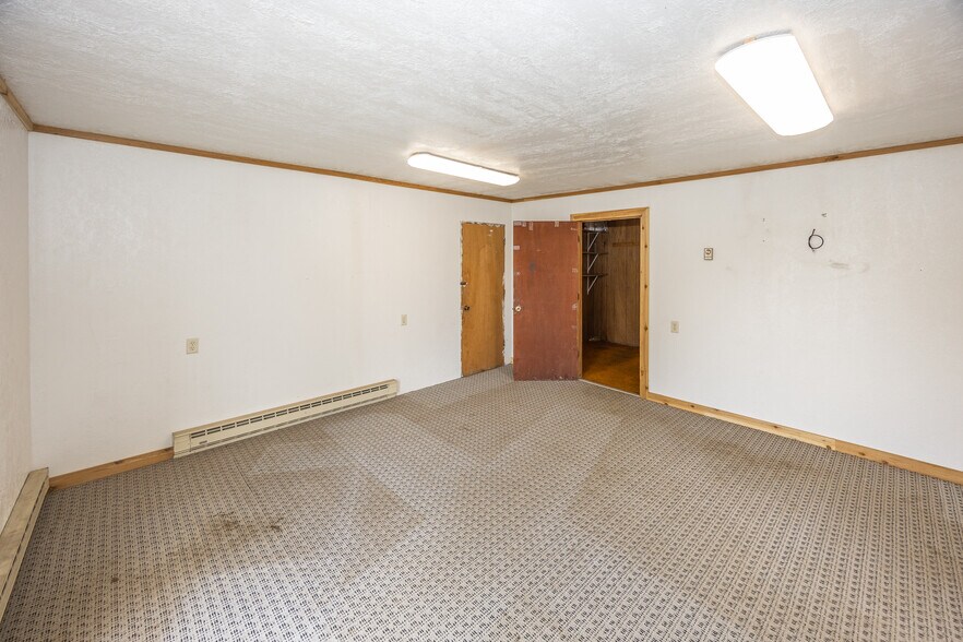 More Photos Of 9001 S County Road 700 W, Daleville Cement Gravel Plant For Sale