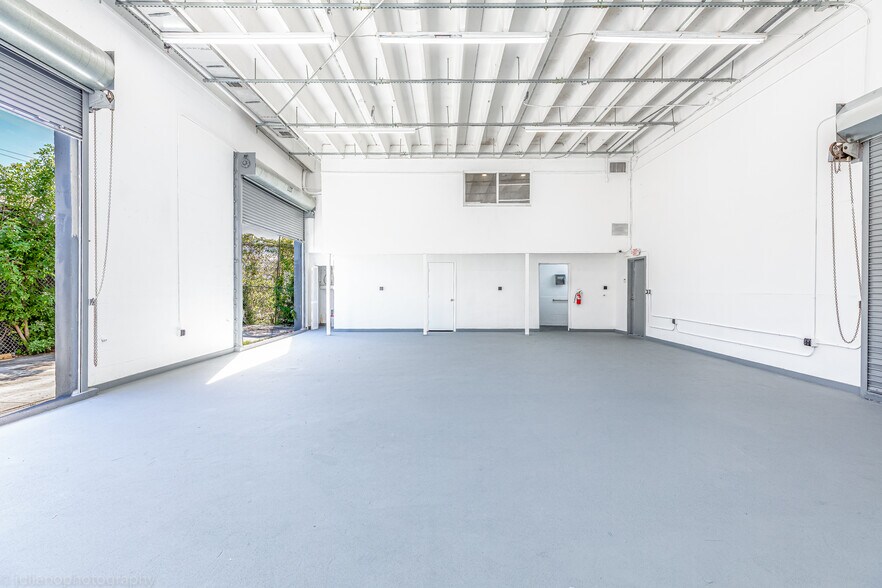 More Photos Of 2021 NW 1st Pl, Miami Warehouse For Lease