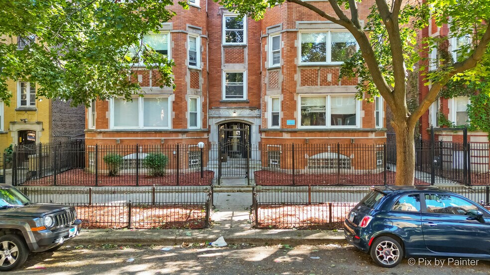 More Photos Of 7833 S Kingston Ave, Chicago Apartments For Sale