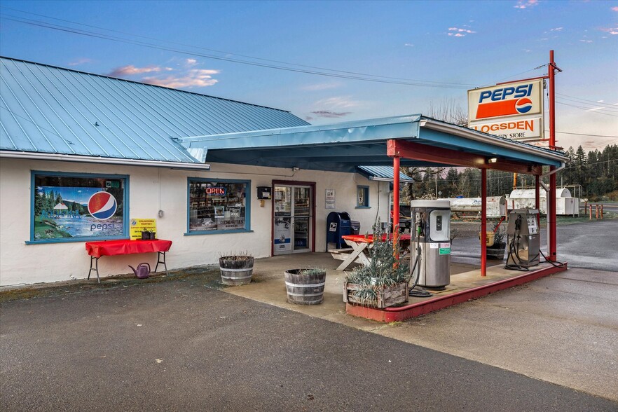 More Photos Of 7550 Logsden Rd, Logsden Convenience Store For Sale