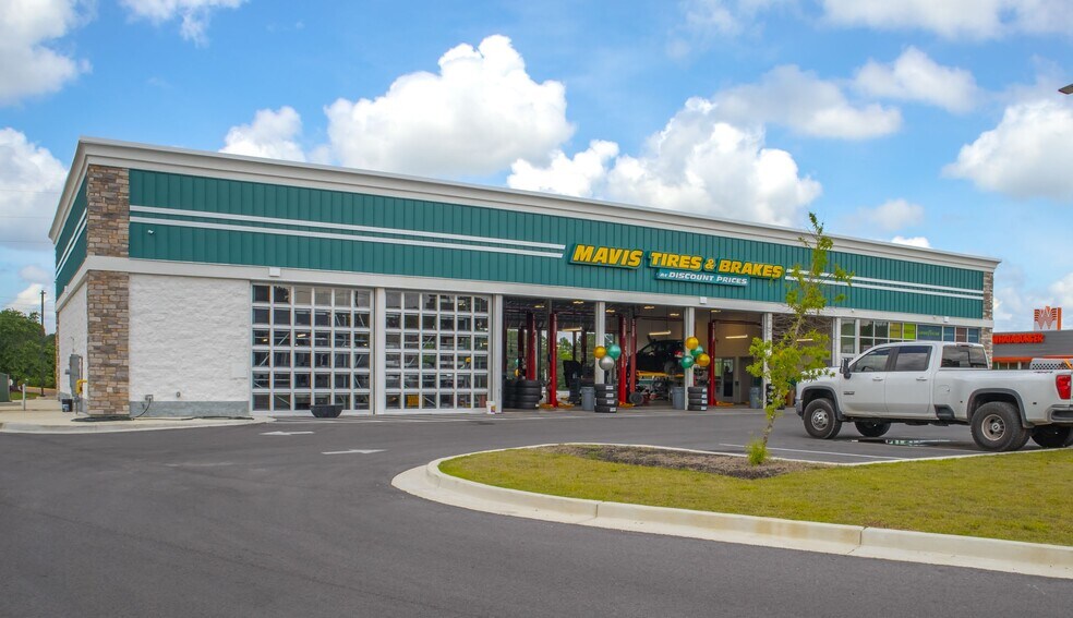 Primary Photo Of 3125 Highway 78 E, Jasper General Retail For Sale