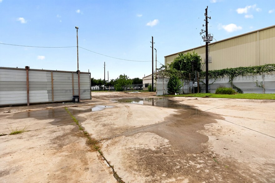 More Photos Of 12222 N Houston Rosslyn Rd, Houston Land For Lease