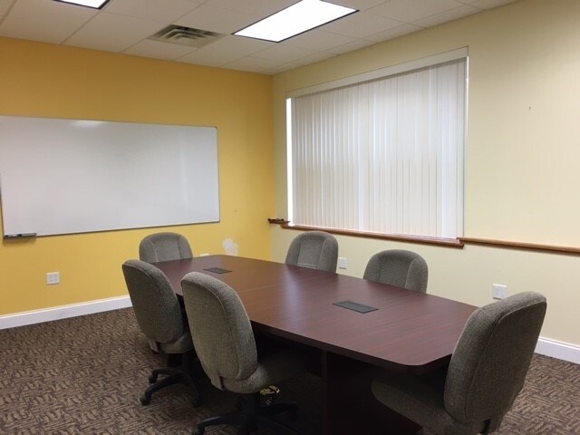 More Photos Of 2063 Winners Dr, Fairmont Office For Lease