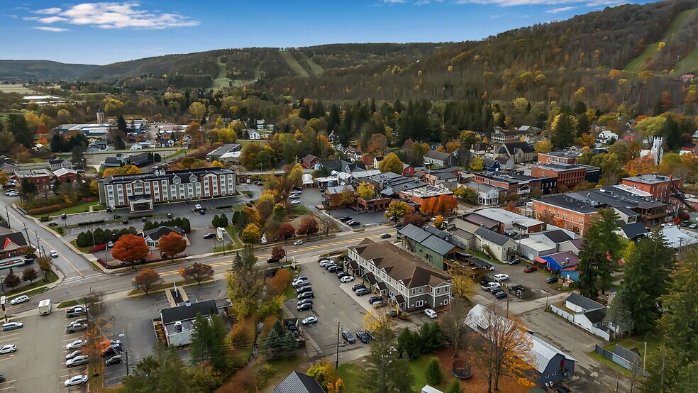 More Photos Of 38 Washington St, Ellicottville Storefront For Sale
