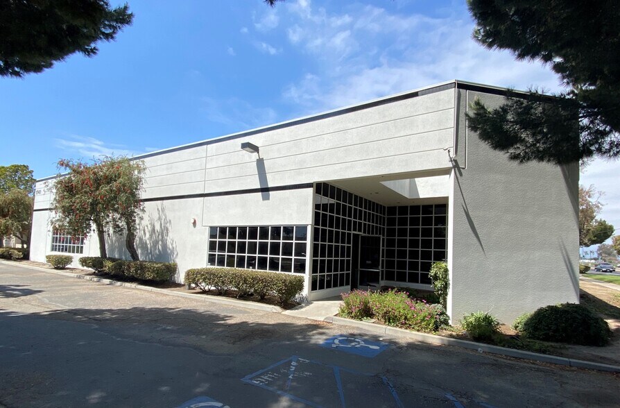 More Photos Of 1741 Fiske Pl, Oxnard Warehouse For Sale