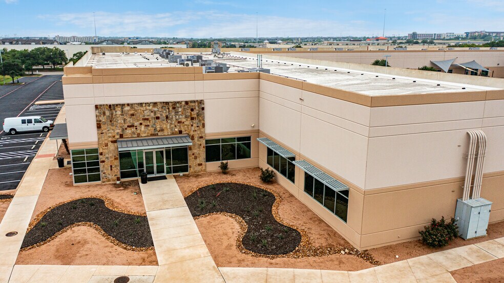 More Photos Of 654 Richland Hills Dr, San Antonio Office For Sale