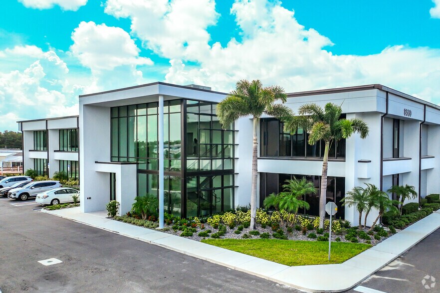 Primary Photo Of 8550 Ulmerton Rd, Largo Office For Lease