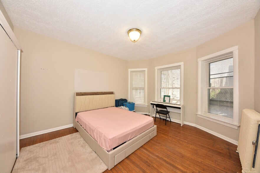 More Photos Of 1816 E Kane Pl, Milwaukee Apartments For Sale