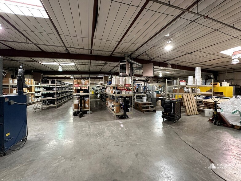 More Photos Of 4650 Venture Dr, Johnstown Warehouse For Lease