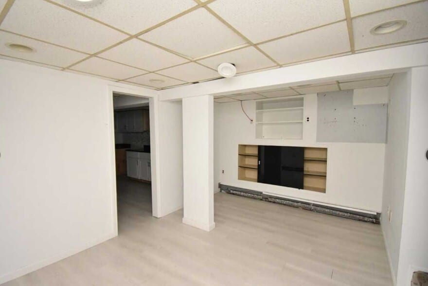 More Photos Of 317 Union Ave, Holbrook Freestanding For Sale