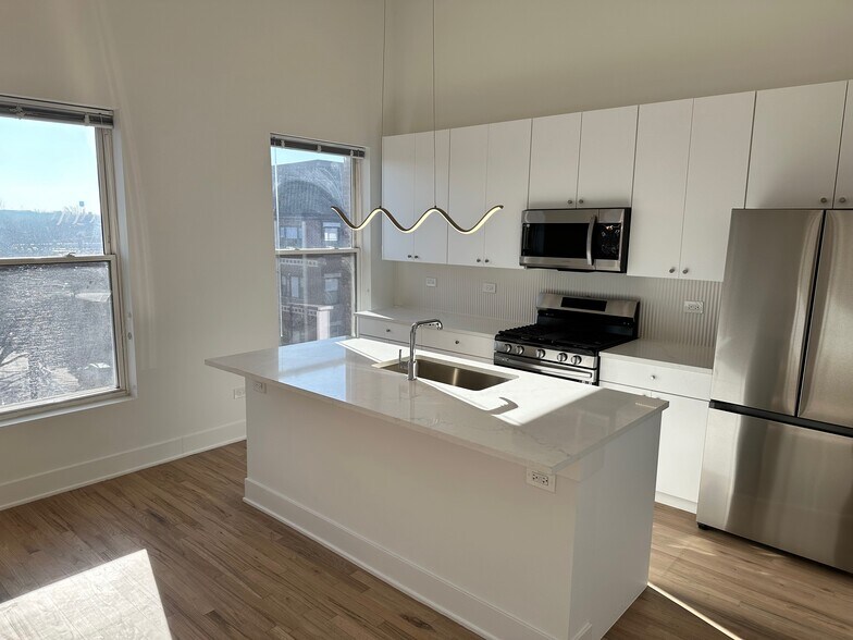 More Photos Of 1856 W Chicago Ave, Chicago Apartments For Sale