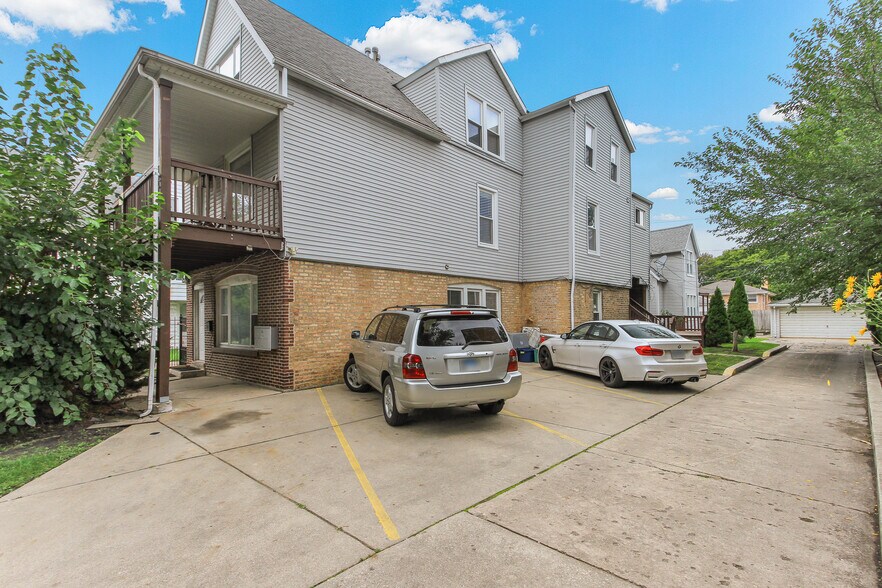 More Photos Of 6046 W Giddings, Chicago Apartments For Sale