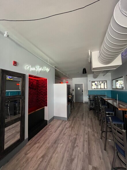 More Photos Of 1107 Jackson Ave E, Oxford Restaurant For Lease